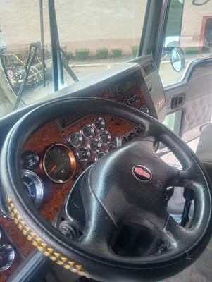 2007 KENWORTH t800 tri axle Road Tractor | Penncon Management, LLC (8)