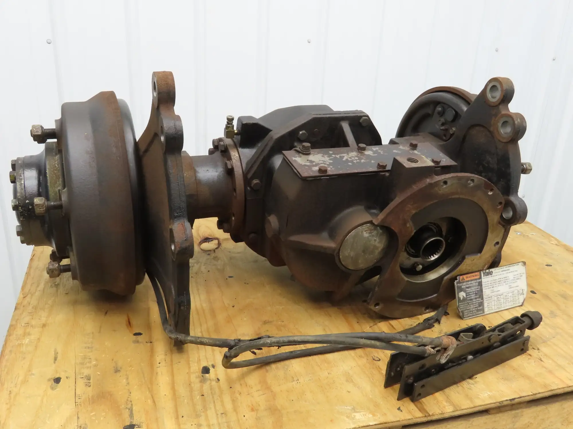 Yale ERC060GHN36TE084 Forklift Dual-Wheel Front Drive Axle 6 Lug Assembly