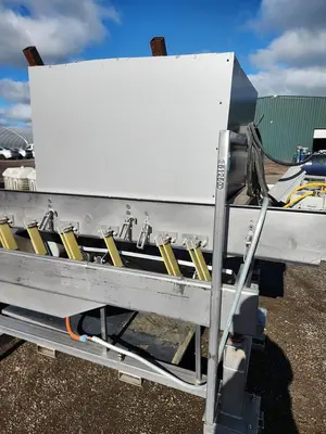 Industrial Shaker Table – Material Separation & Screening for Flower Processing