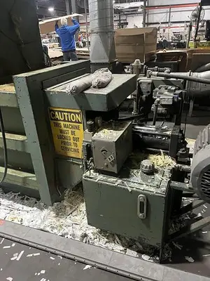 USED MAREN 122 CLOSED DOOR BALER MANUAL TIE BALER