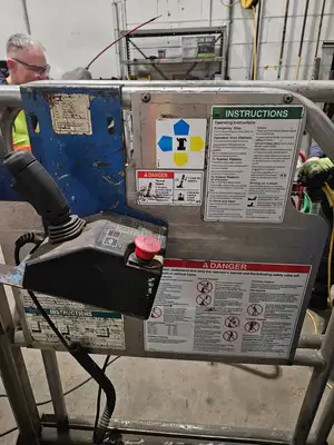 Used GENIE GR-15 Manlifts British Columbia CA | Lenmark #1426271
