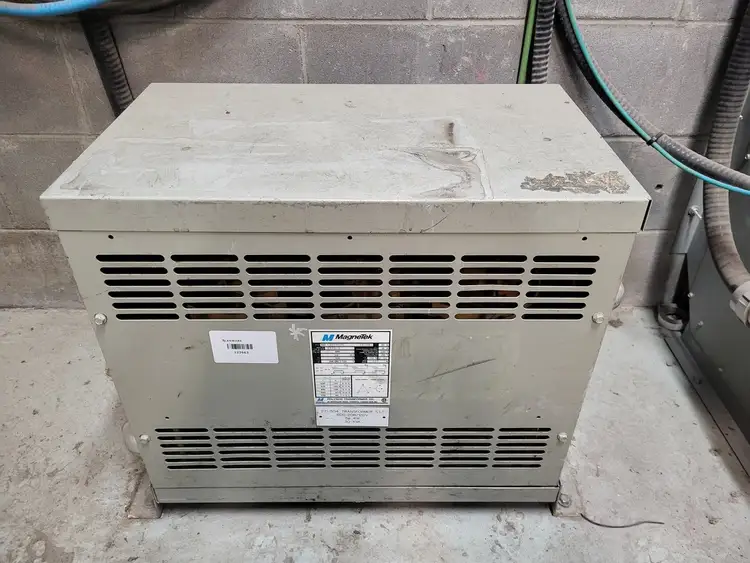 Used MAGNETEK 5H3-30CR-3C Transformers British Columbia CA | Lenmark #265676
