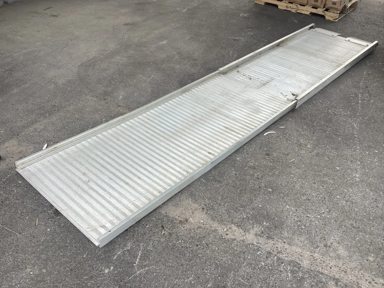 Used _UNKNOWN_ _UNKNOWN_ Dock Levelers Michigan US | Miedema Asset Management Group #1316264