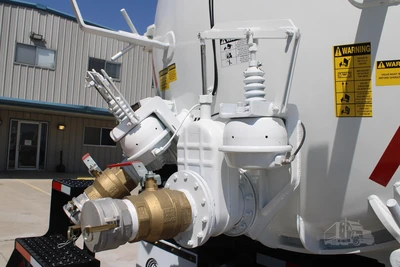 Used 2019 VOLVO VHD64B200 Vacuum Truck Texas US | Roll Off Truck World #1491998