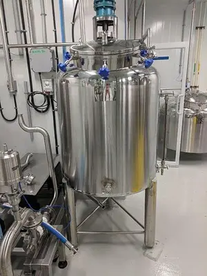 Vertical SS Mixing Tanks