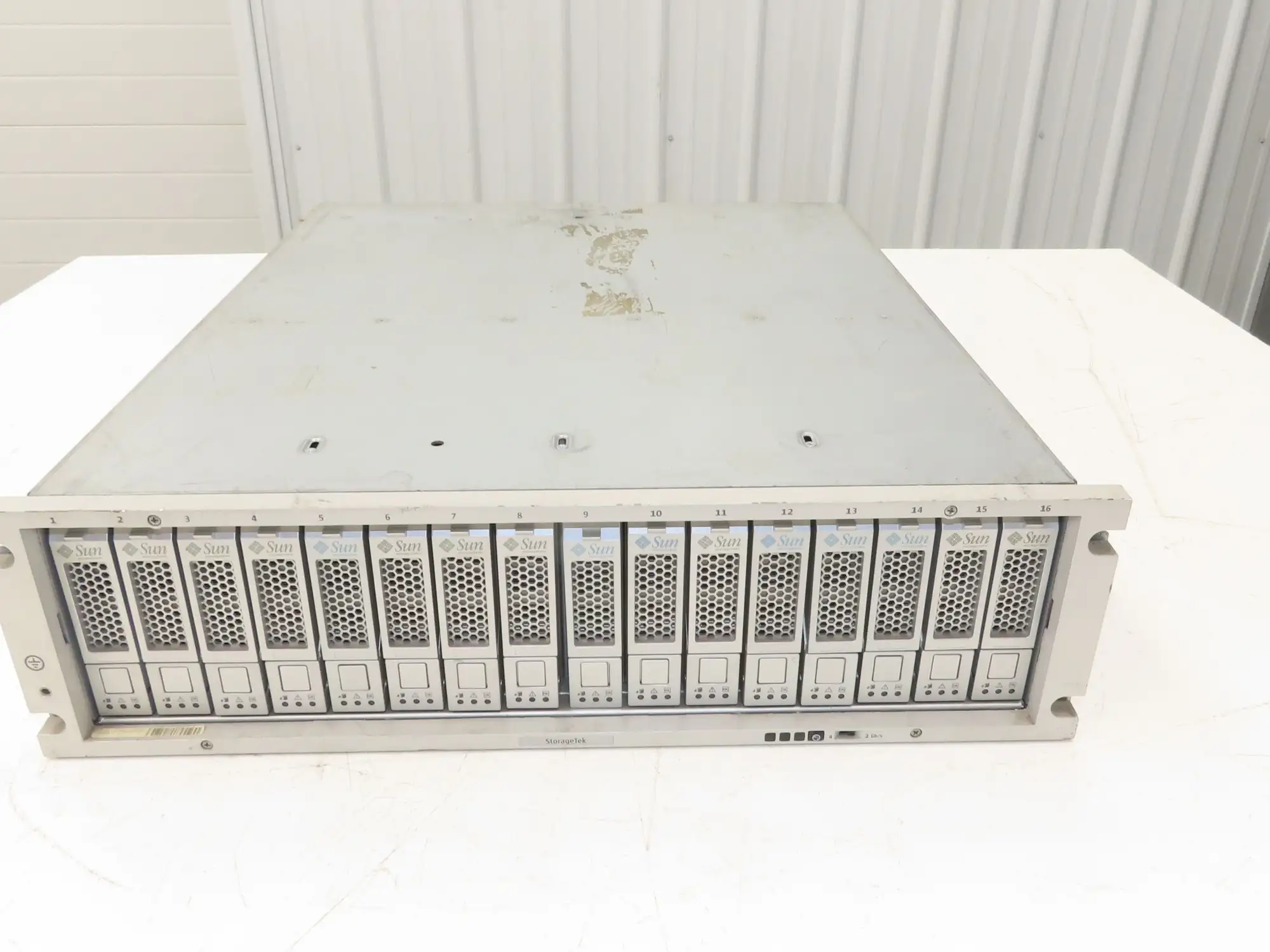 Sun StorageTek CSM200-EU 16-Bay RAID Fibre Channel 3.5" NO HDDs NO PSUs