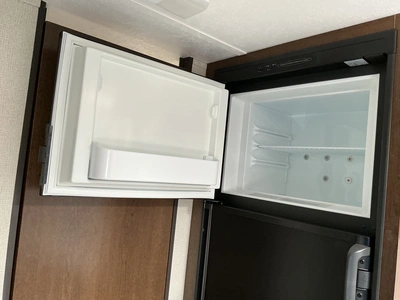 Used 2019 PRIME TIME NAVI 16FQ Campers, Caravans, Motorhomes Michigan US | Miedema Asset Management Group #1341094