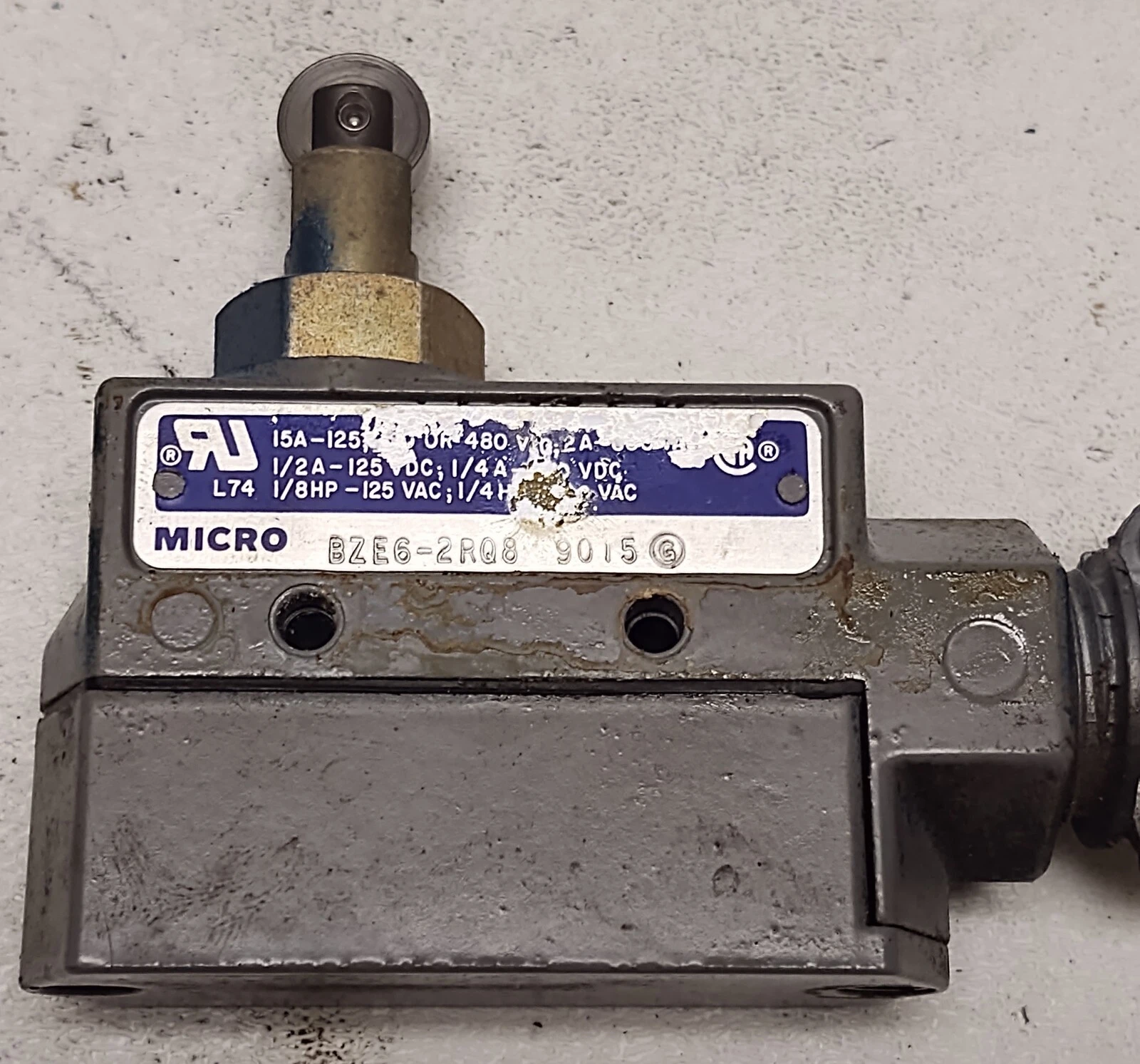USED MICROSWITCH BZE6-2RQ8