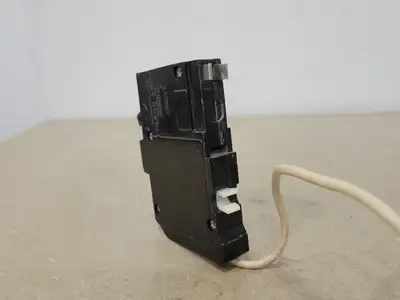 USED SQUARE D QOB115