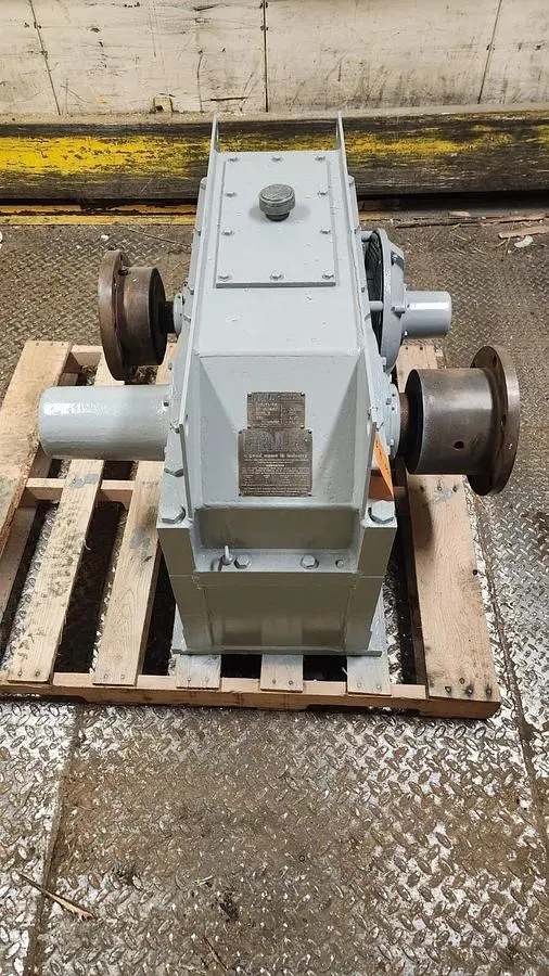 FALK ENCLOSED GEAR DRIVE SPEED REDUCER 3.650 RATIO 2090Y1-LR
