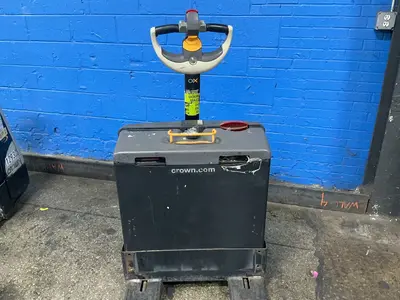 Used CROWN WP303545 Pallet Jacks Ohio US | HGR 24 #1285571