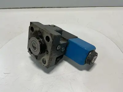 USED VICKERS DG4V-3-2A-M-U-HL7-60