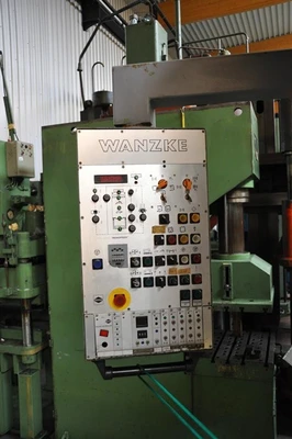 USED WANZKE 100 TON