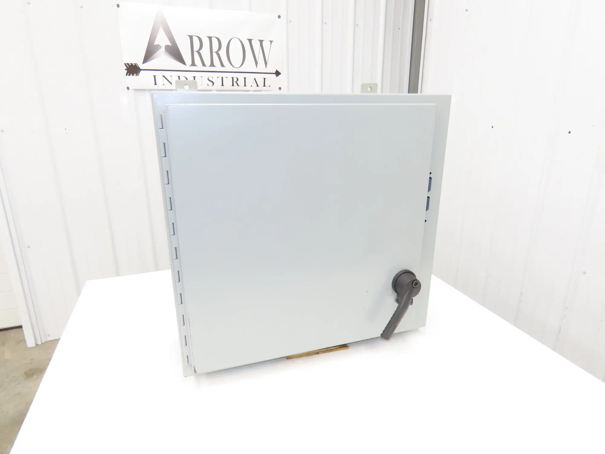 Hoffman A24SA2610 Electrical Enclosure Control Panel JIC 24x26x10" Disconnect