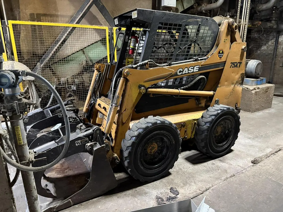 USED CASE 75XT