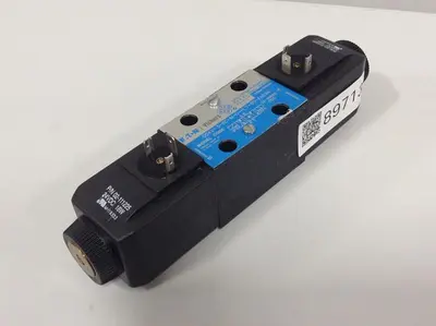 USED VICKERS DG4V-3-6C-M-U-HL7-60-EN594