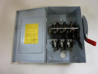 USED CUTLER HAMMER DG322NGB