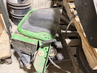 Used LOT INCLUDES EVERTHINGY ON THE CART: WINCHES AND RACK, SMALL TIRES, CART, AND MORE. _UNKNOWN_ Maintenance Carts Michigan US | Miedema Asset Management Group #1304328
