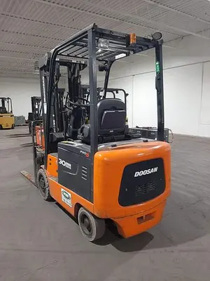 USED 2013 DOOSAN BC30S-5 – 6000 LB. FORKLIFT