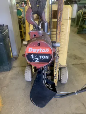 2005 DAYTON 4ZW56 Cranes, Hoists | Rock Solid Tools (4)