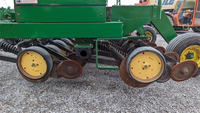 USED JOHN DEERE 750