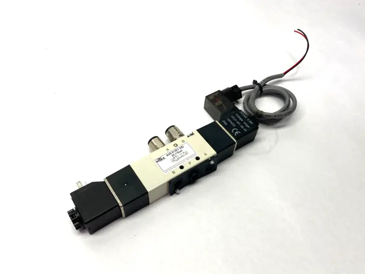 Used Automation Direct Pneumatic Double Solenoid Valve MISSING PLUG Solenoid Valves Michigan US | Maverick Industrial Sales #1393269