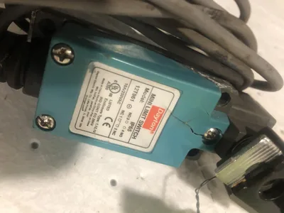 Dayton 12T961 Limit Switch, Roller Lever, Rotary, SPDT, 10A @ 300V AC