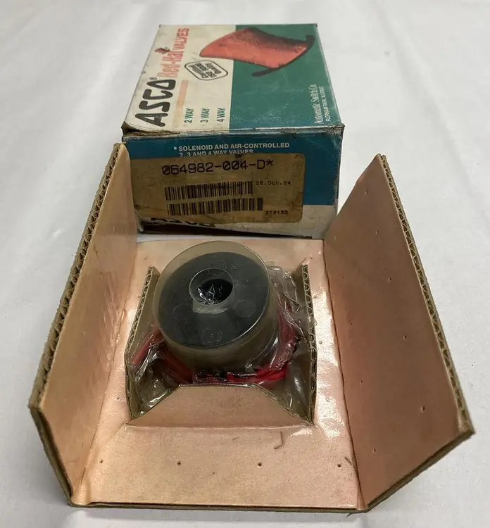 New | in-Stock ASCO 064982-004-D Solenoid Valves | Surplus Asset Holdings #1216290