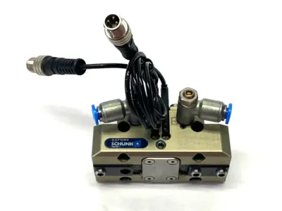 Used Schunk Pneumatic Universal Gripper, 4mm Stroke per Jaw, 371099 Robot Parts Michigan US | Maverick Industrial Sales #1414350