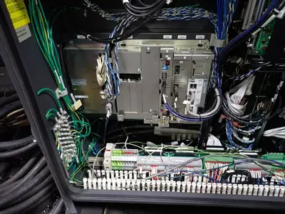 USED YASKAWA / MOTOMAN UP20 / DX200