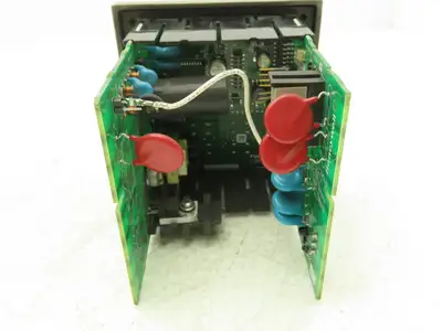 Honeywell UDC2500 Digital Temperature Controller DC2500-E0-0L00-200-10000-E0-0