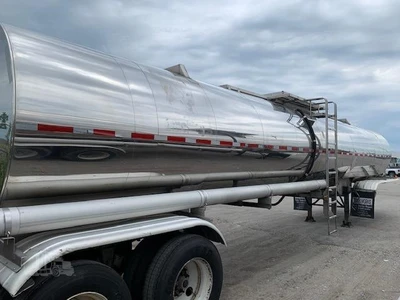 Used 2006 BRENNER _UNKNOWN_ Tanker Trailers Indiana US | Lakeshore Equipment Sales #1546565