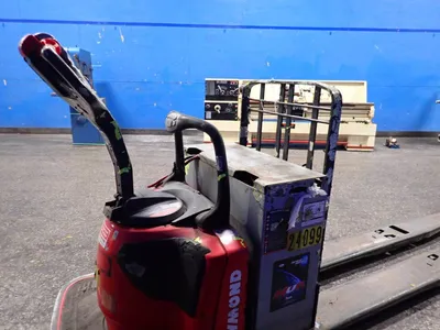USED THE RAYMOND CORPORATION 8410