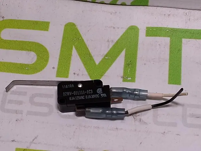 OMRON D2MV-01L111-1C3 MICRO SWITCH