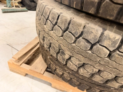 Used (8) WHEELED EXCAVATOR TIRES 10.00 R20 Wheels & Tires Michigan US | Miedema Asset Management Group #1320794