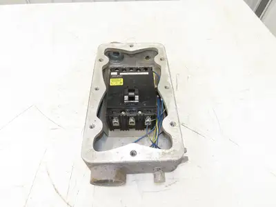 Square D H-100-XFA Explosion Proof Circuit Breaker Switch Enclosure 100A 600VAC