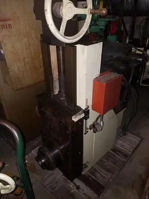 Russell T. Gillman 50 Taper Spindle on Gillman Dovetail Slide