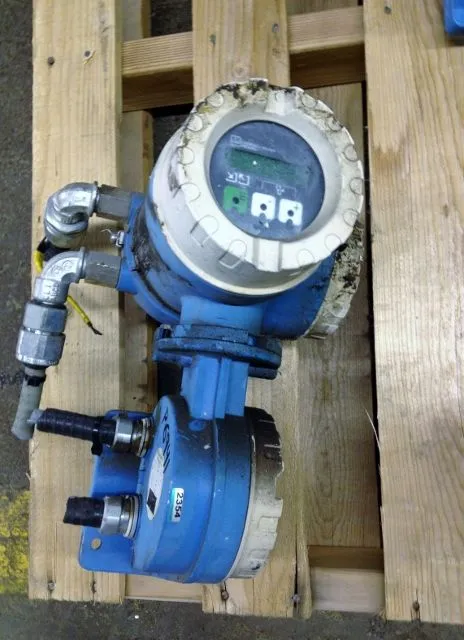 Used Endress Hausser 33FT1H-MD1FD51F21A Temperature Control and Mixing Instruments Minnesota US | Peak Machinery, Inc. #289065