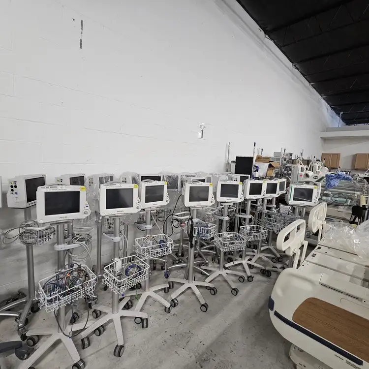 Used Philips (16)Philips MP30 With Module & 18 EDEN IM8 with CO2 OPTION ( LOT Of 34 Units) Patient Monitors Texas US | PT Medical Technologies #1458745