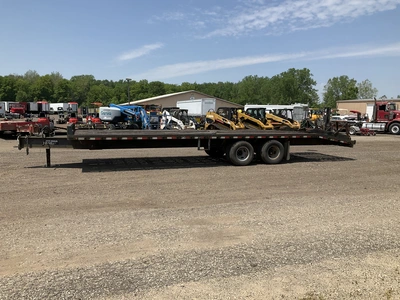 2005 Leland 30’ Tag Trailer