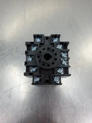 USED Macromatic 70170-D 11-Pin Relay Base, 300V, 10A.