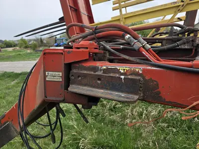 USED NEW HOLLAND 216