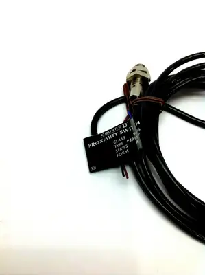 Used SQUARE D PROXIMITY SENSOR SWITCH 12-24VDC 200MA Proximity Sensors | Maverick Industrial Sales #1107483