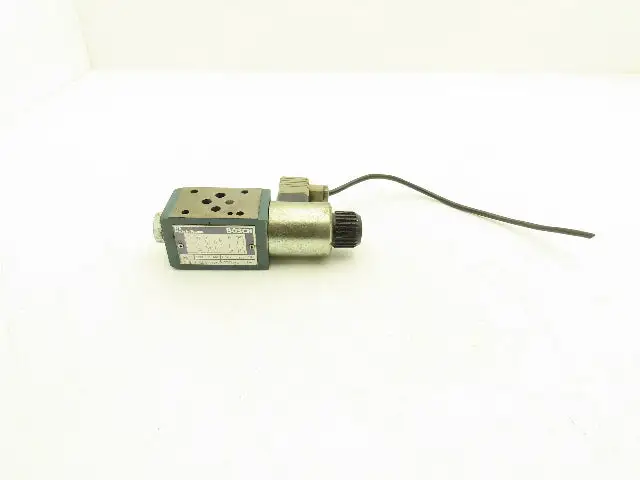 Bosch 0 811 004 103 Hydraulic Directional Solenoid Valve 24VDC