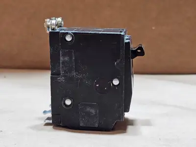 Used SQUARE D QOB250 Switchgears British Columbia CA | Lenmark #1438474