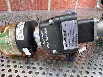 USED 2 ITT ADVANTAGE 3 WAY STAINLESS STEEL DIAPHRAGM VALVES W/ VALVE POSITIONER