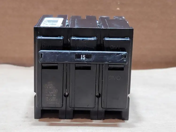 Used CUTLER-HAMMER BR315 Switchgears British Columbia CA | Lenmark #835692