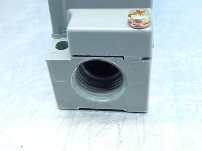 NEW EATON E51ALS2
