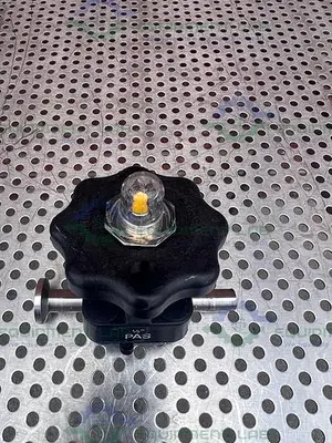 USED ITT PURE FLO .5-316L-RA20MAX DIAPHRAGM VALVE W/ 1/2" SANITARY FITTING
