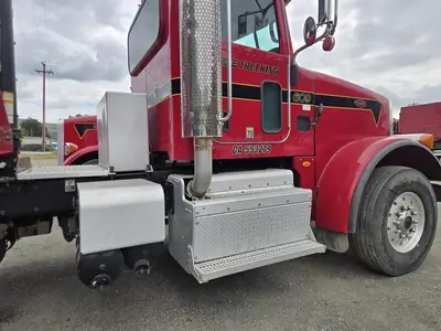 USED 2013 PETERBILT 365